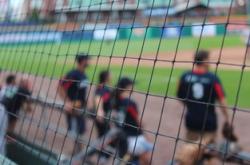 Doinb与70激战拜仁分钟，锐不可当胜负难料！莎拉波娃焦点对战引发球迷热议